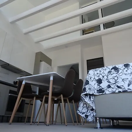 公寓 Nelli's Penthouse