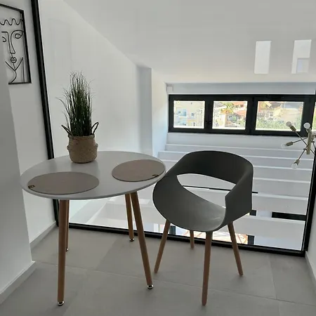 Nelli's Penthouse דירה עיר רודוס